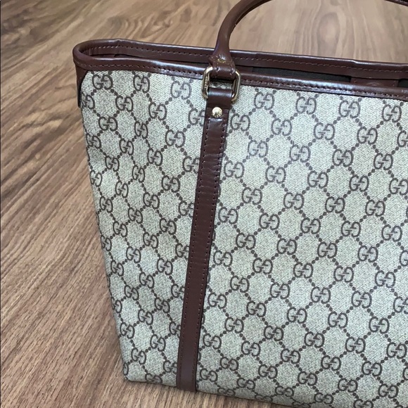 SOLD❗️💯 % authentic Gucci shoulder bag - Picture 10 of 16